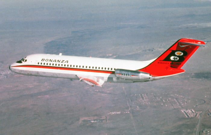 【きれいめファッション51選】上品さと清潔感をキープし AW 航空機・ヘリコプター